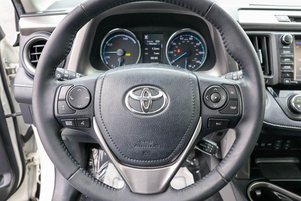 2018 Toyota RAV4 Hybrid Limited 18