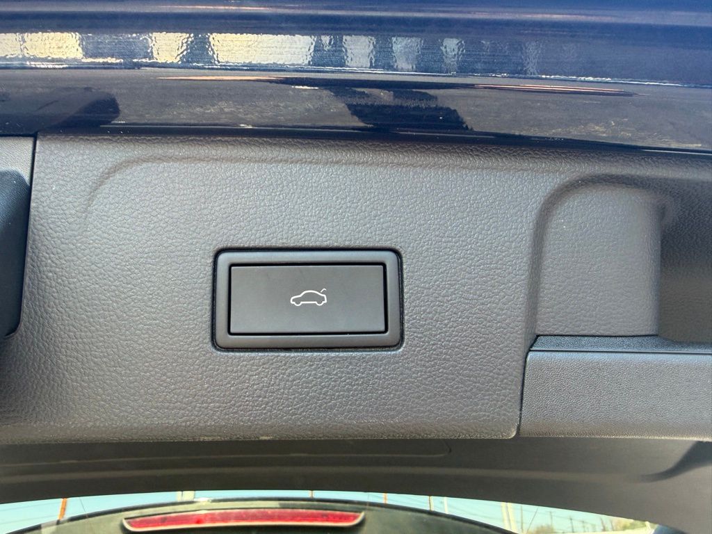 2025 Volkswagen Atlas 2.0T SE w/Technology Black at Subaru and VW of Moon Township