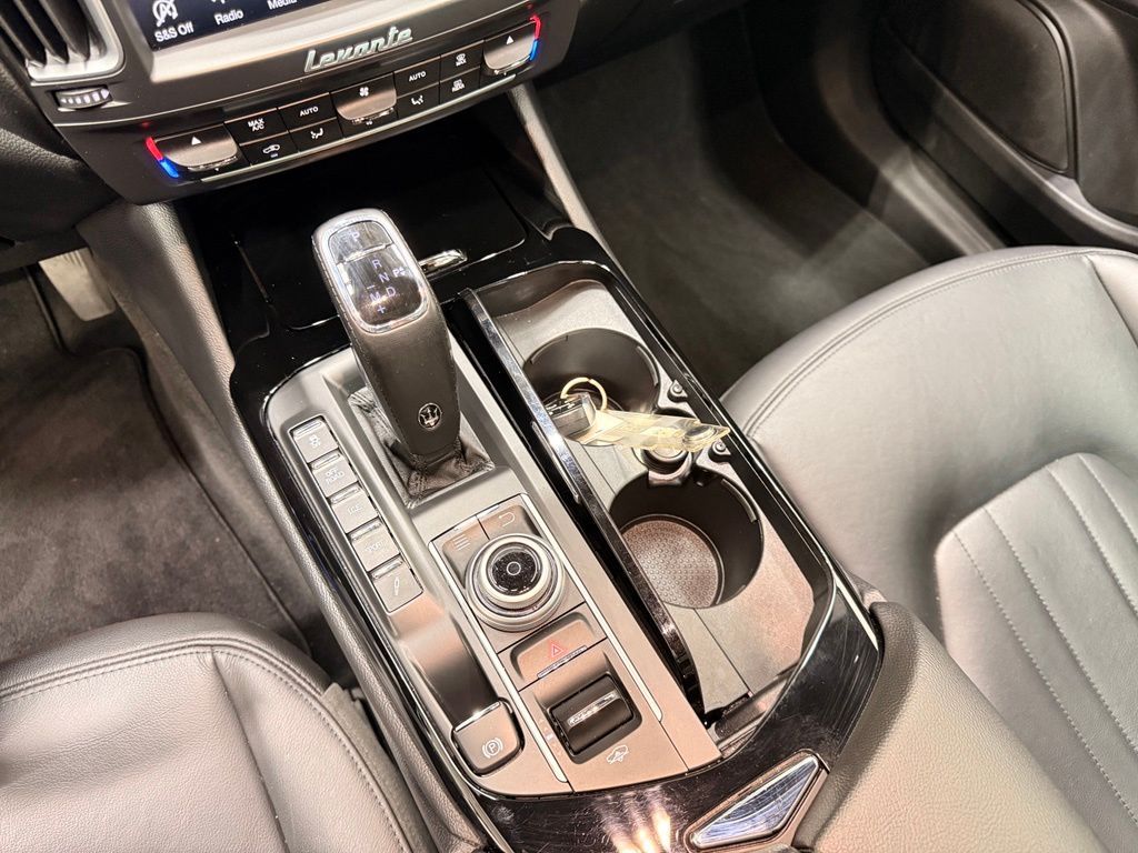 Thumbnail: 2020 Maserati Levante - 18