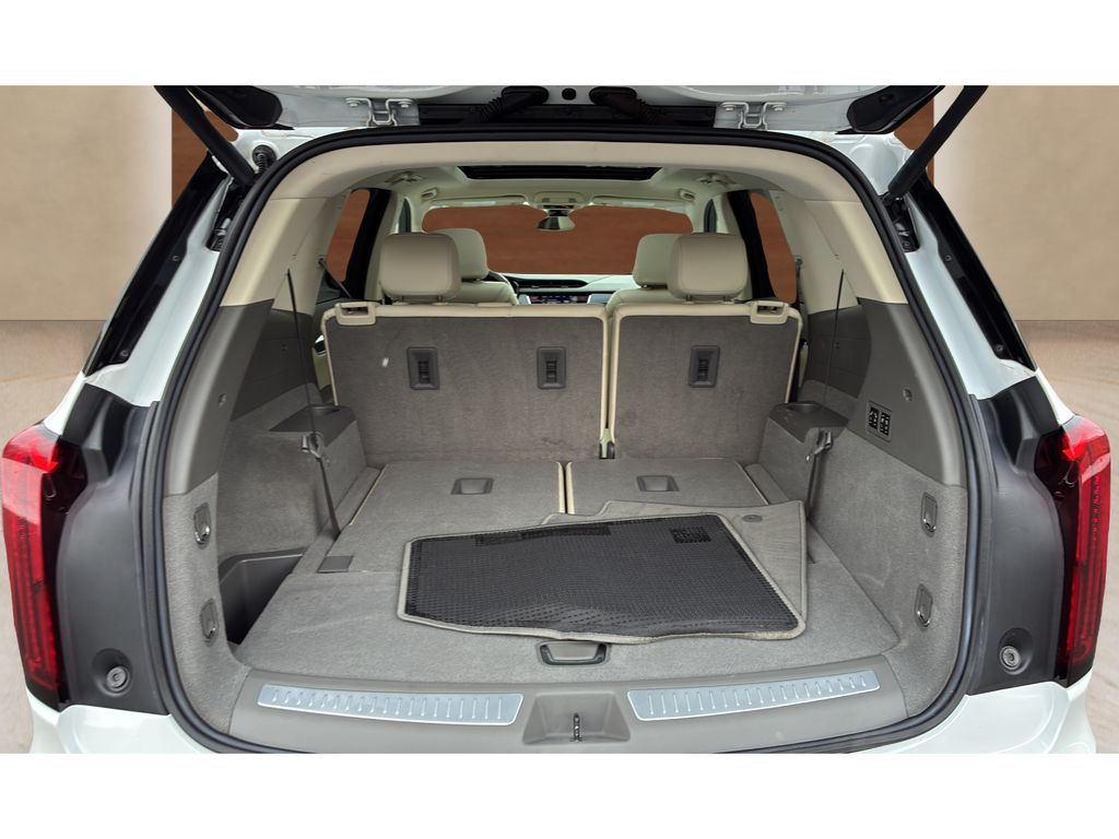 used 2022 Cadillac XT6 car, priced at $35,950