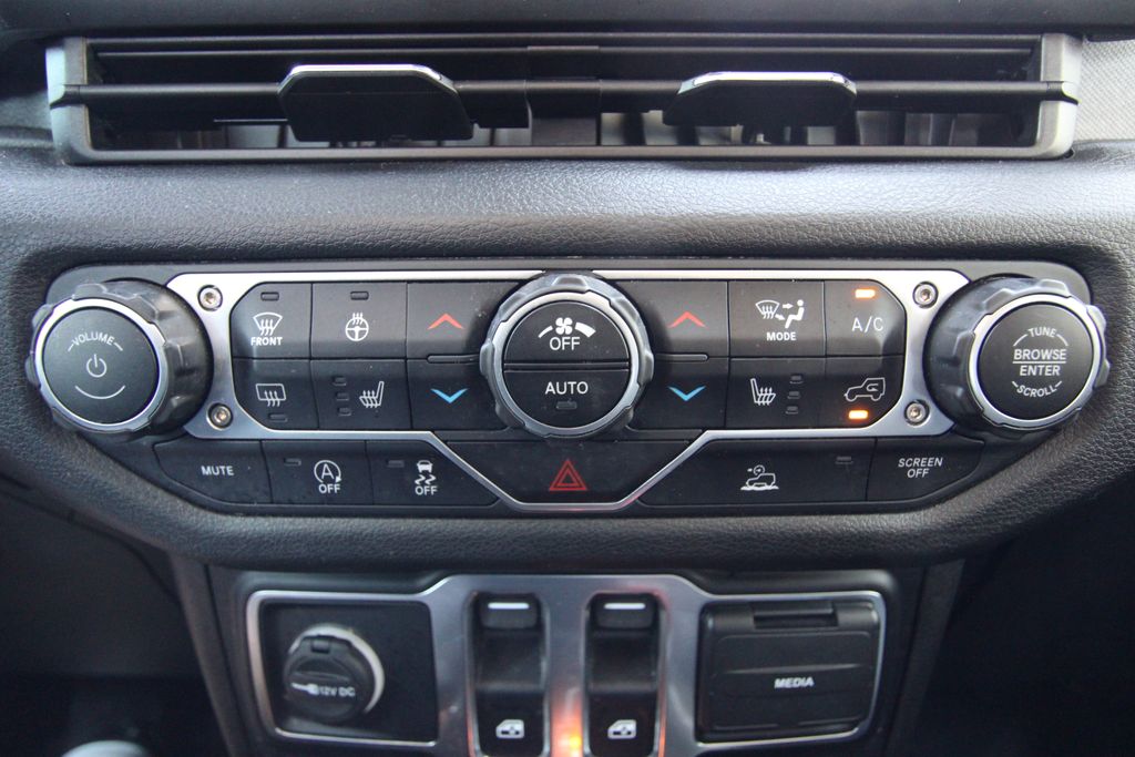 Used 2024 Jeep Wrangler SUV