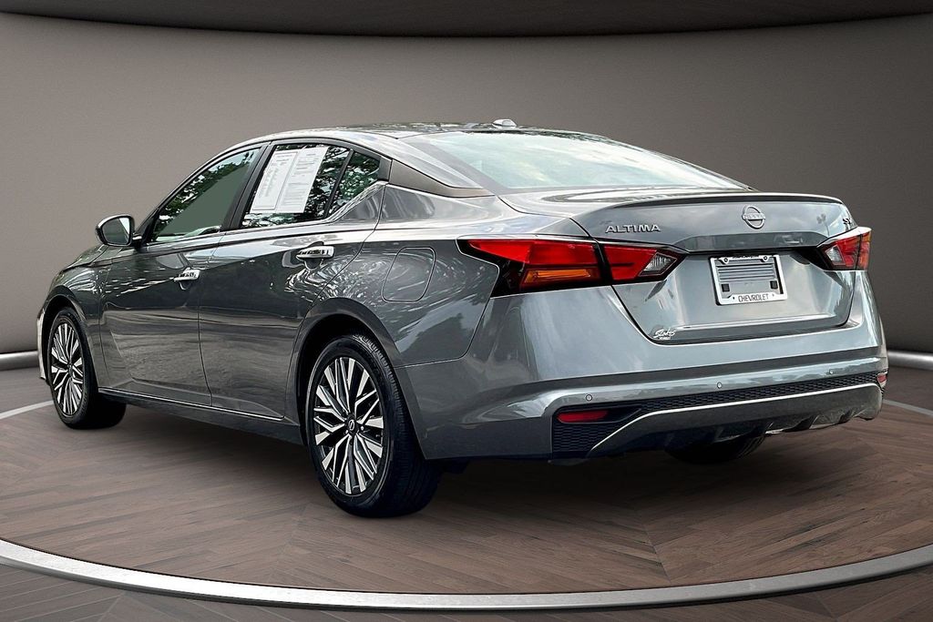 Used 2024 Nissan Altima Sedan