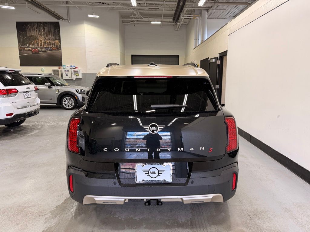Thumbnail: 2027 MINI Cooper Countryman - 4