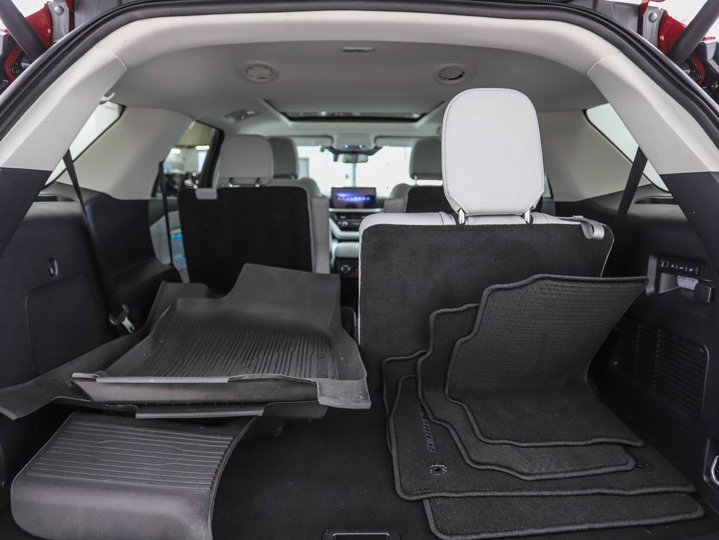 Thumbnail: 2025 Ford Explorer - 26