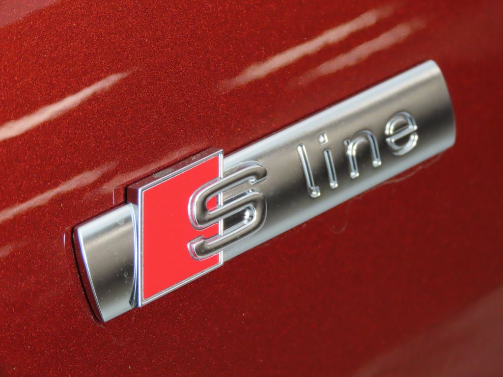 Thumbnail: 2025 Audi Q5 - 11