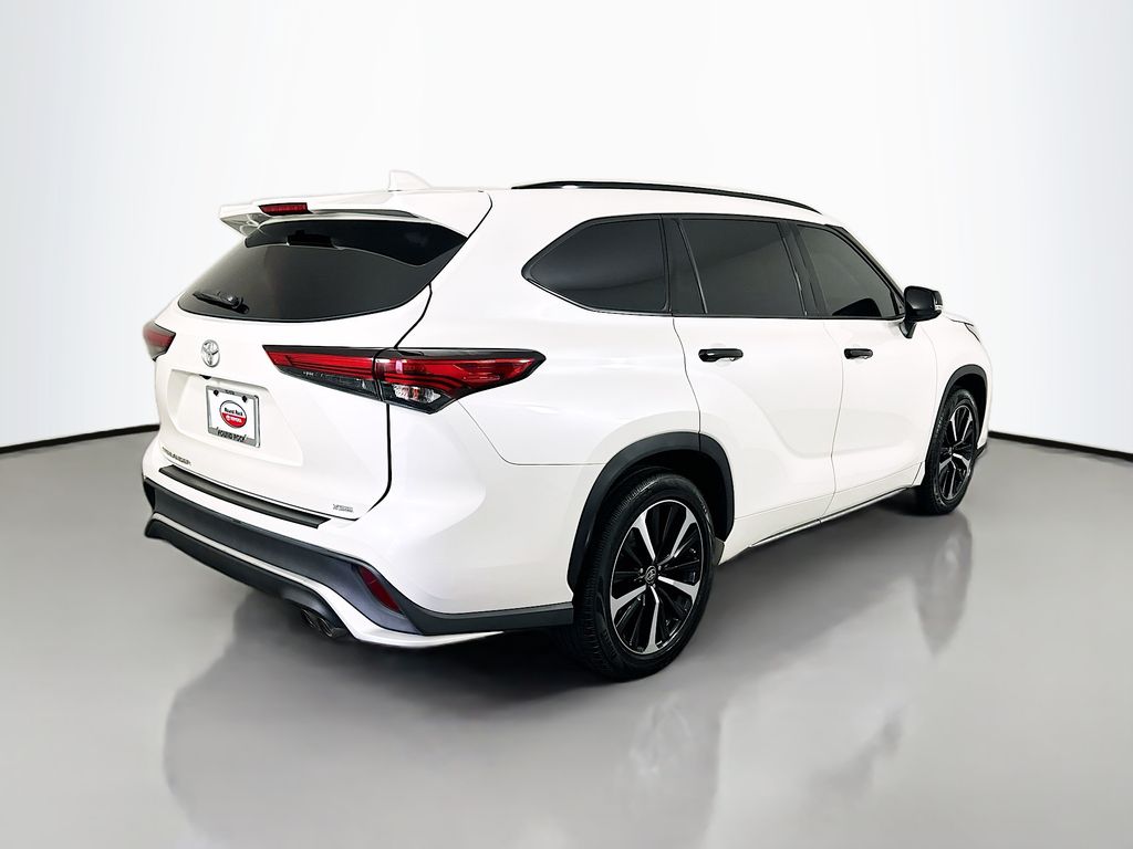 Thumbnail: 2021 Toyota Highlander - 5