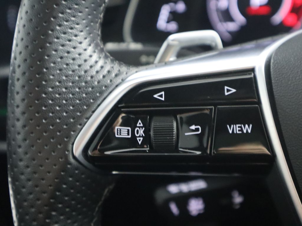 Thumbnail: 2022 Audi RS 6 - 11