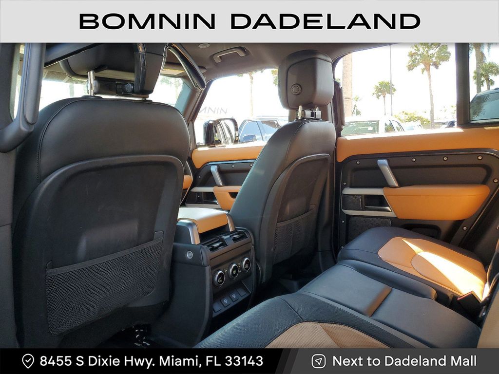 2023 Land Rover Defender 110 X-Dynamic SE photo