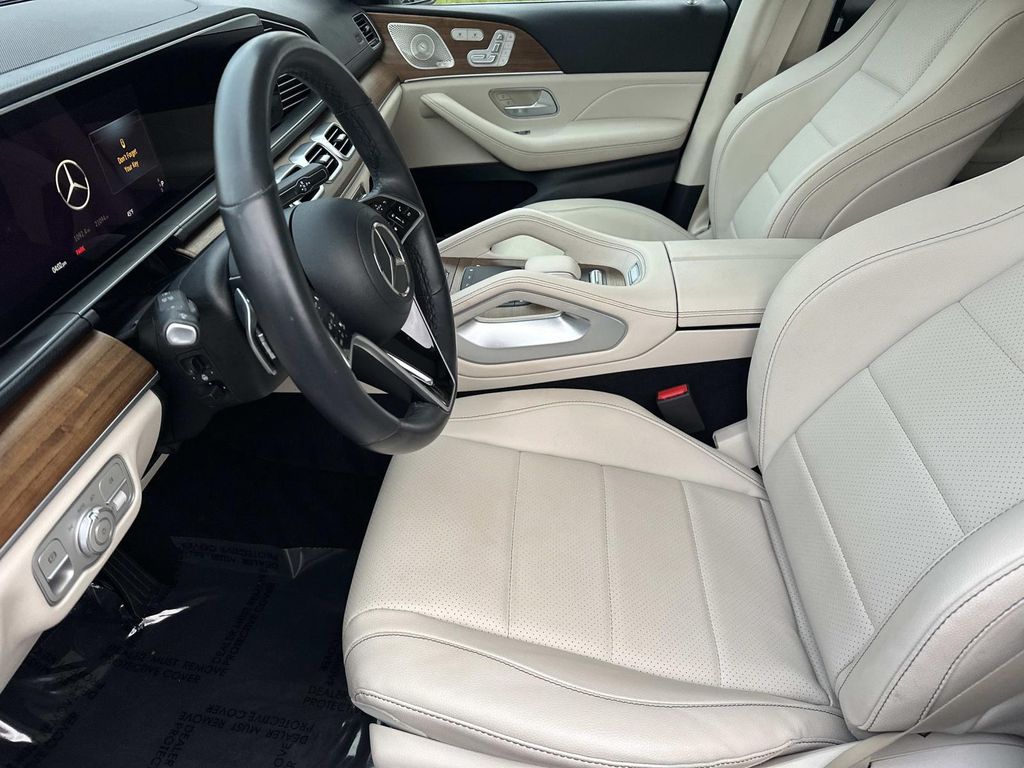 Thumbnail: 2024 Mercedes-Benz GLS - 28