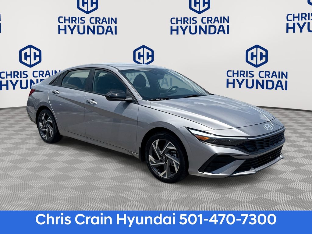 Fluid Metal 2025 Hyundai Elantra Sedan Front-Wheel Drive Continuously Variable Transmission