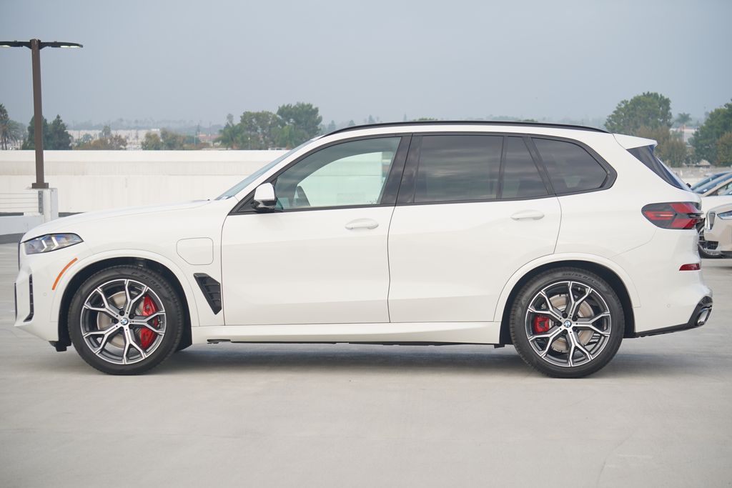 Thumbnail: 2026 BMW X5 - 4