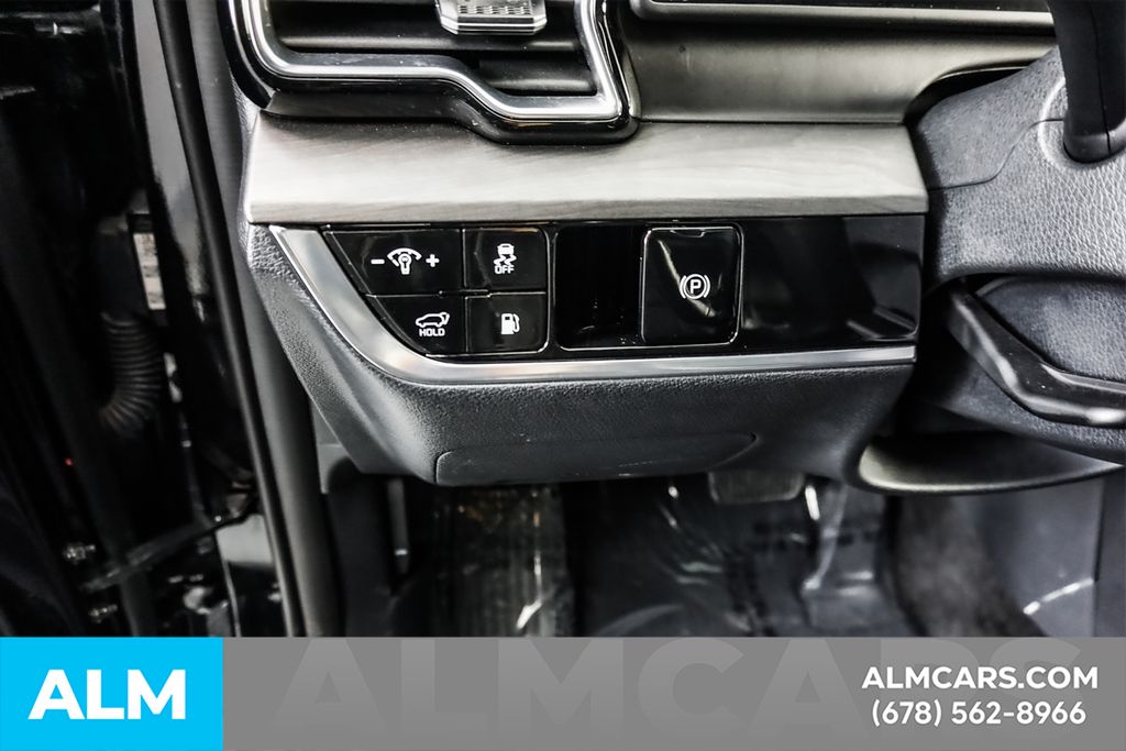 Used 2025 Black Kia X-Line image 34