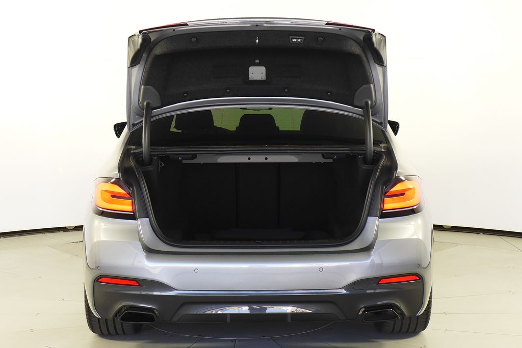 Thumbnail: 2023 BMW 5 Series - 10