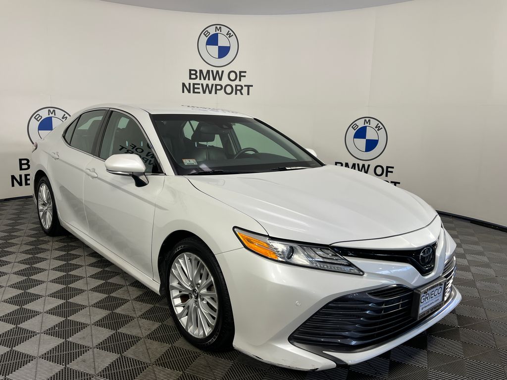 White (Wind Chill Pearl) 2018 Toyota Camry Sedan Front-Wheel Drive 8-Speed Automatic