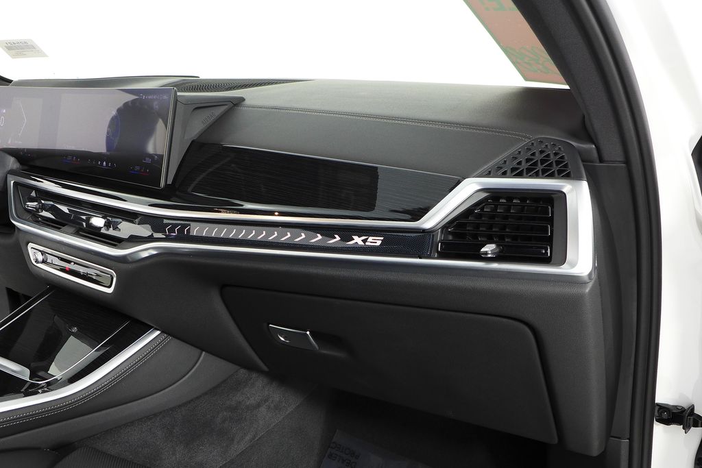Thumbnail: 2024 BMW X5 - 14