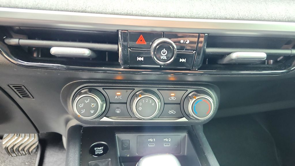 2025 Nissan Kicks