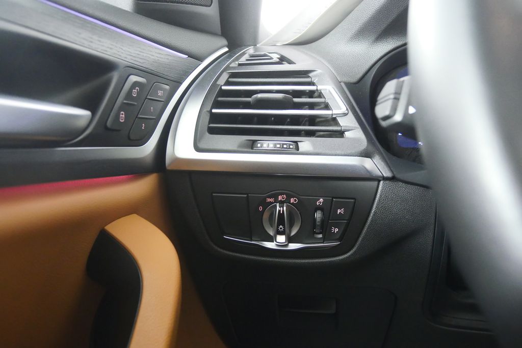 Thumbnail: 2023 BMW X3 - 21