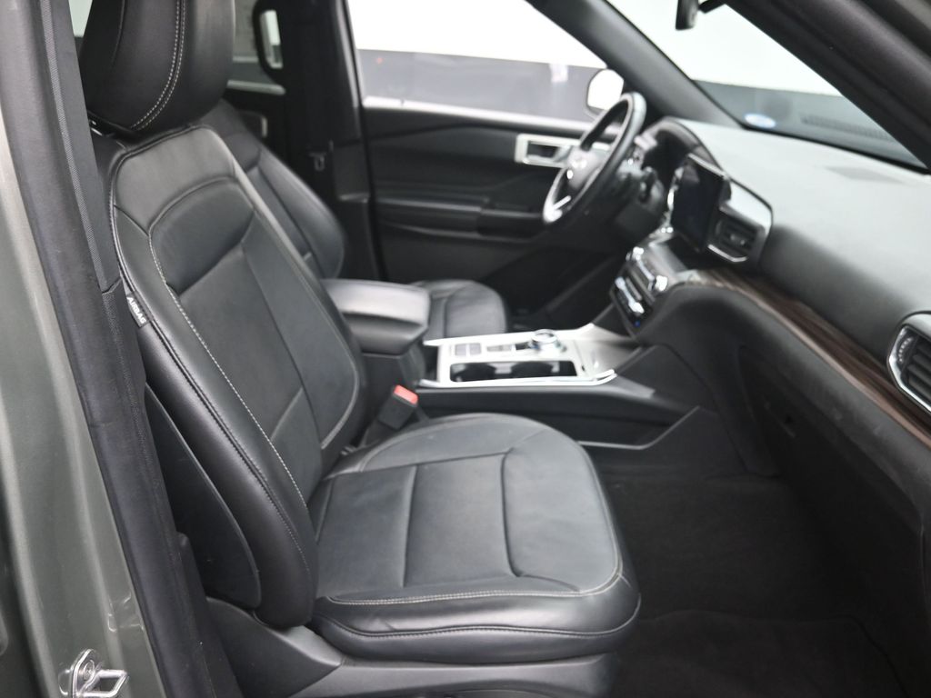 Certified Used 2020  Ford Limited image 7