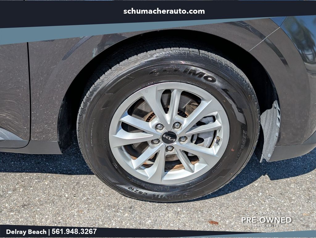 used 2023 Kia Carnival car, priced at $20,888