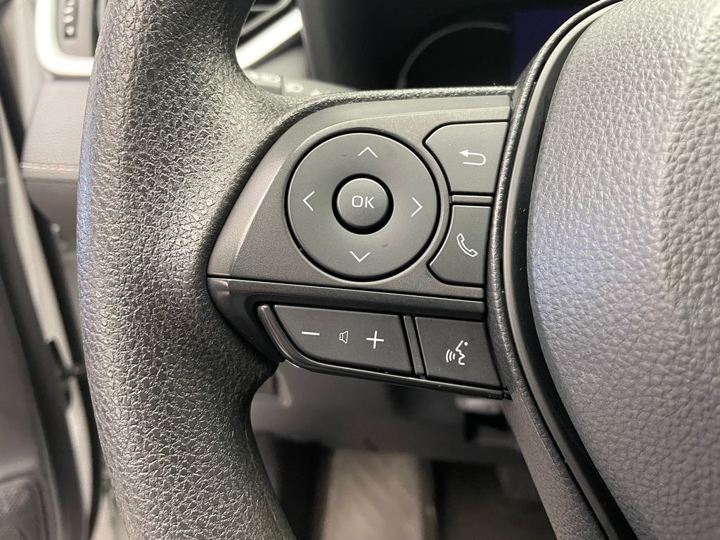 2023 Toyota RAV4 XLE 22