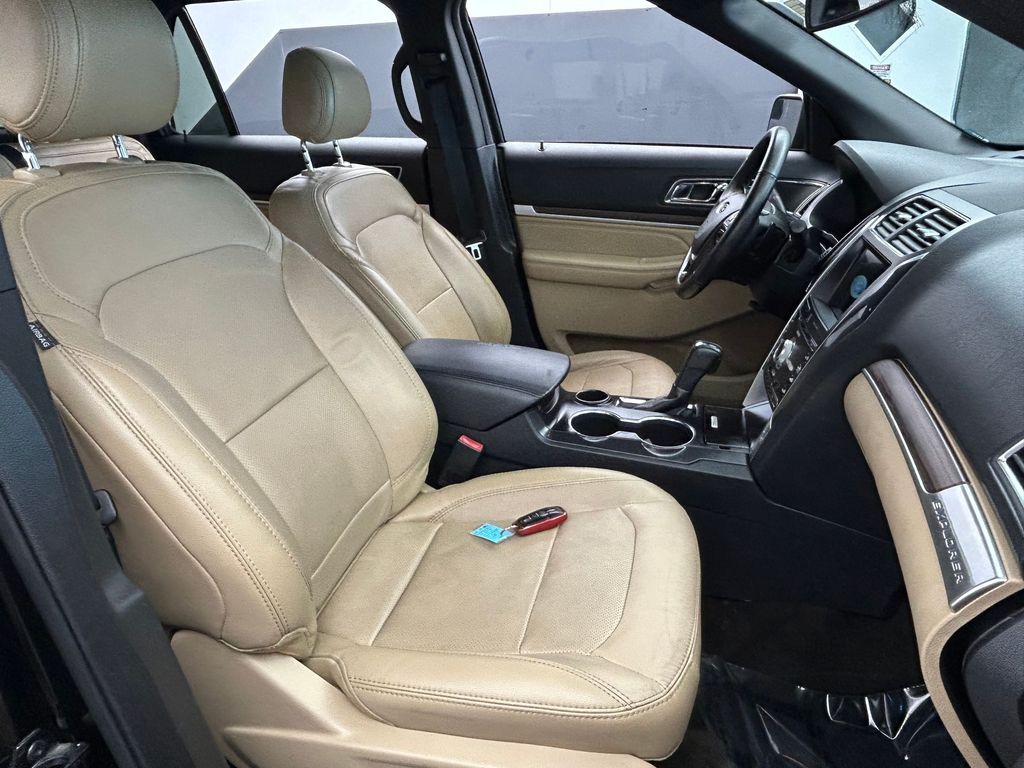 Used 2017 Shadow Black Ford Limited image 50