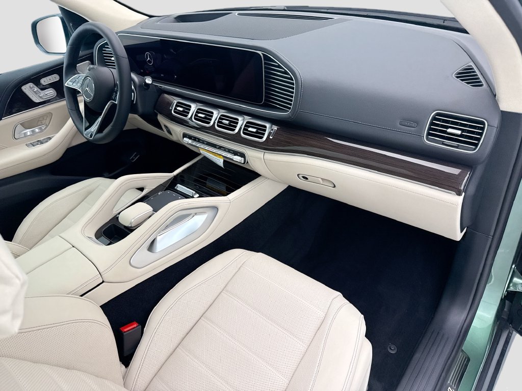 Thumbnail: 2026 Mercedes-Benz GLE - 17