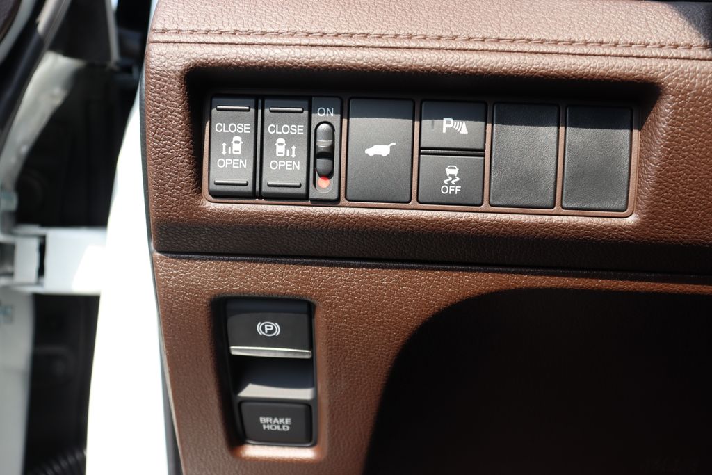 Thumbnail: 2026 Honda Odyssey - 32