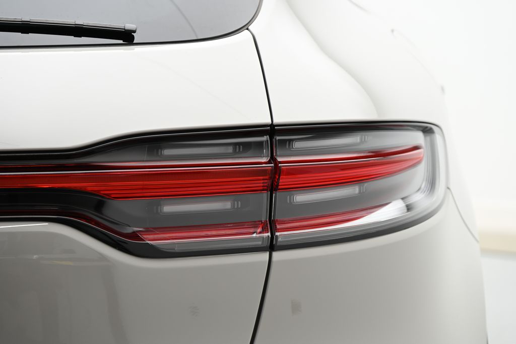 2024 Porsche Macan  14