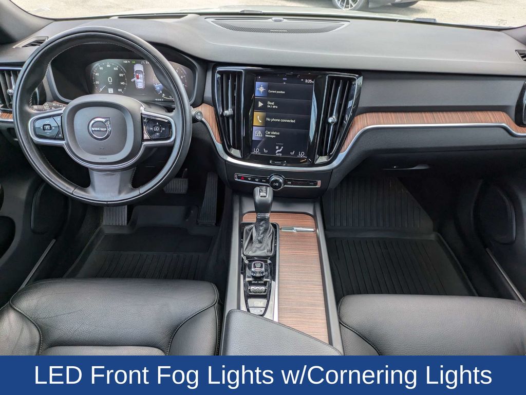 2020 Volvo V60 T5 Momentum