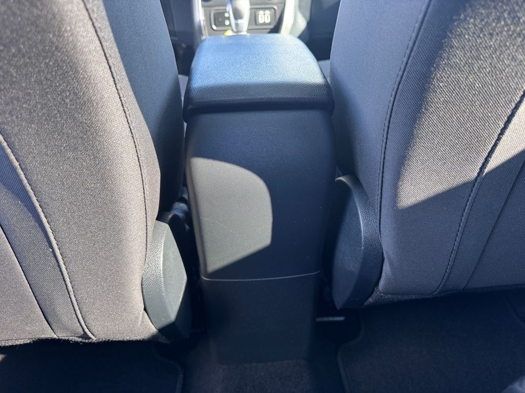 Certified Used 2018 White Platinum Clearcoat Metallic Ford SE image 21