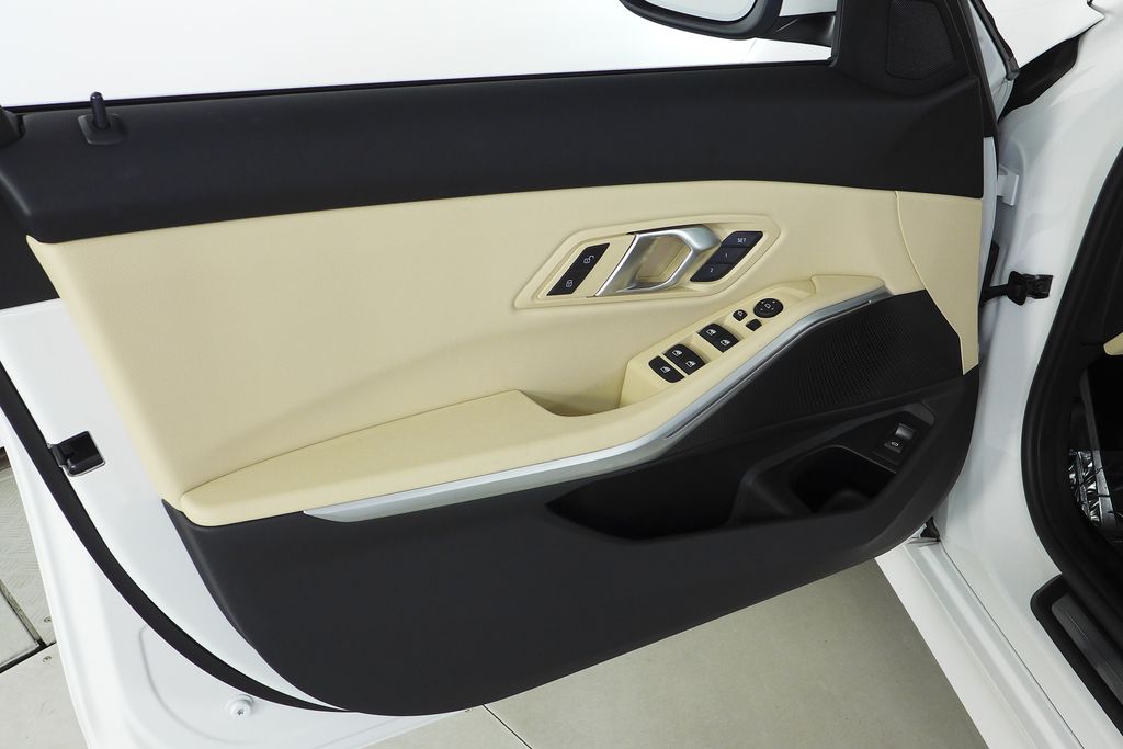 Thumbnail: 2025 BMW 3 Series - 11
