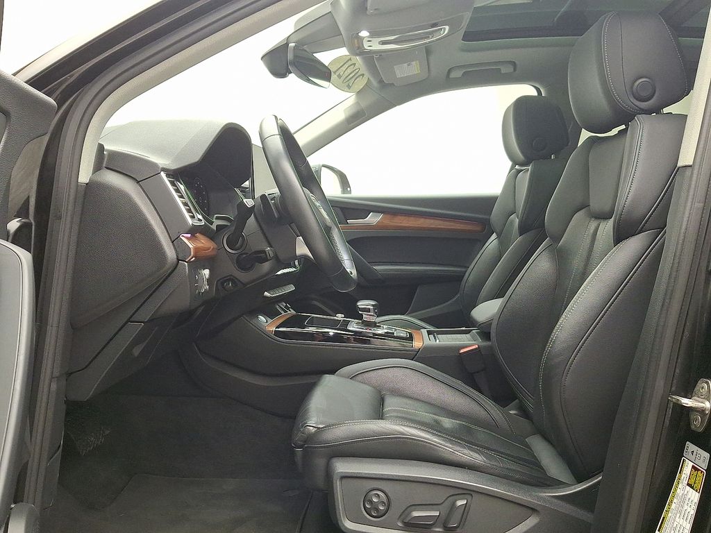 Thumbnail: 2021 Audi Q5 - 14