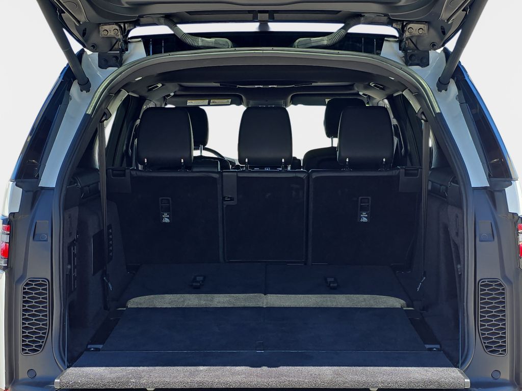 Used 2020 White Land Rover Landmark Edition image 14