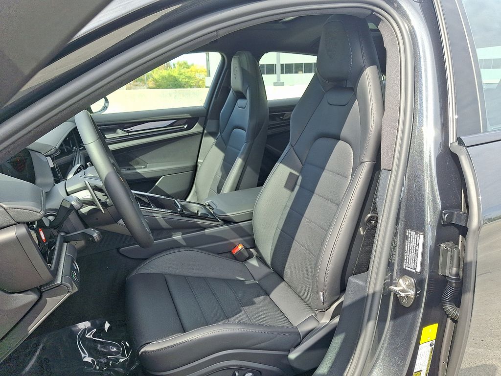 Thumbnail: 2026 Porsche Panamera - 5