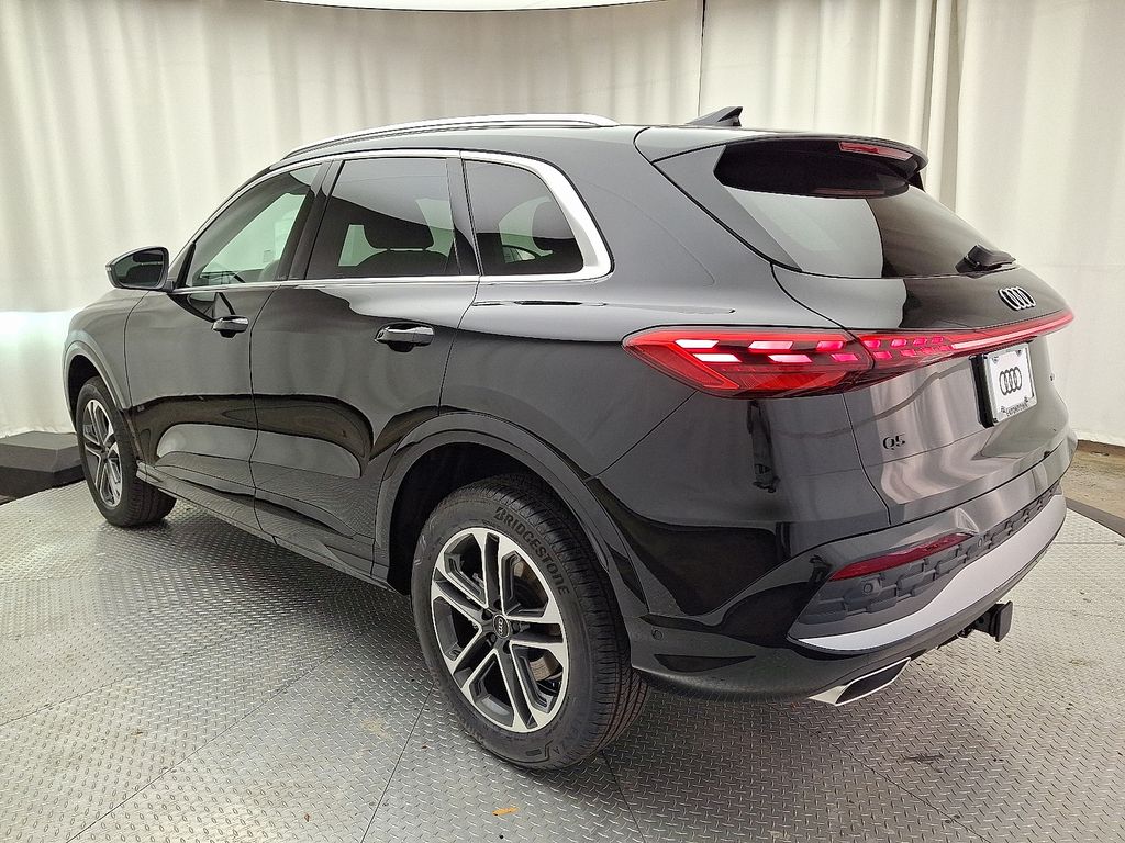 Thumbnail: 2025 Audi Q5 - 4