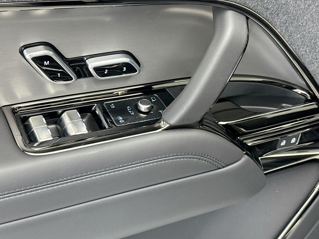 Thumbnail: 2026 Land Rover Range Rover Sport - 22