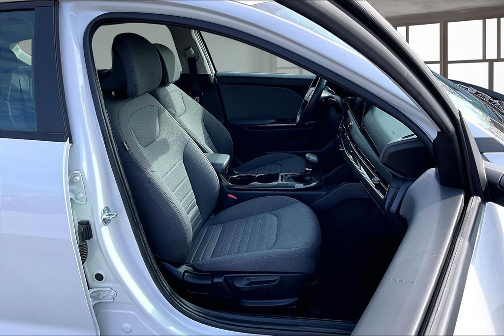 Used 2025 White Kia EX image 8