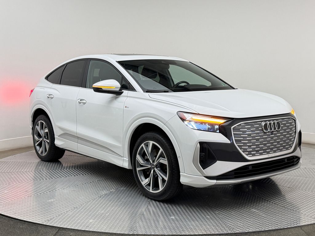 Thumbnail: 2023 Audi Q4 e-tron - 5