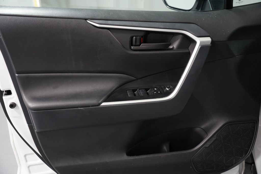 Thumbnail: 2024 Toyota RAV4 - 28