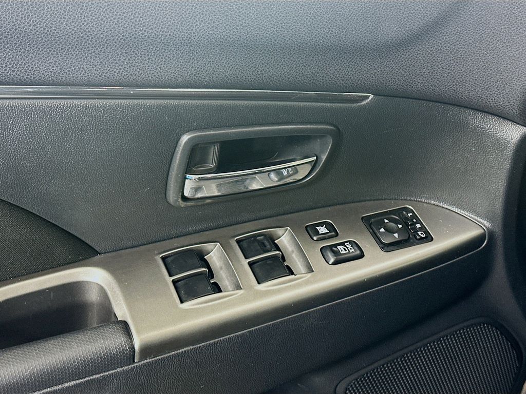 Thumbnail: 2019 Mitsubishi Outlander Sport - 17