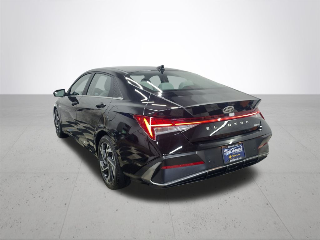 2024 Hyundai Elantra Limited