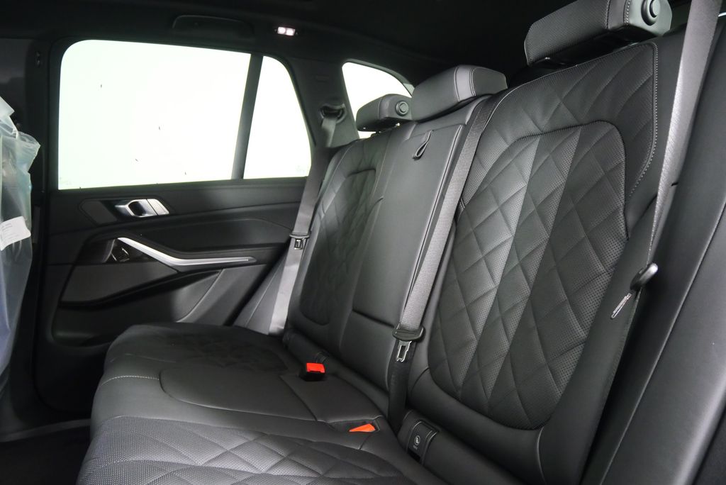 Thumbnail: 2026 BMW X5 - 16