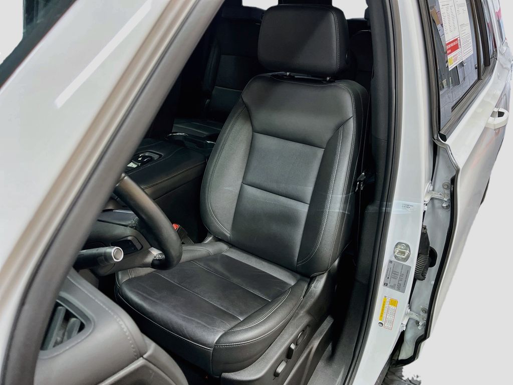 Used 2024 Summit White Chevrolet Z71 image 20