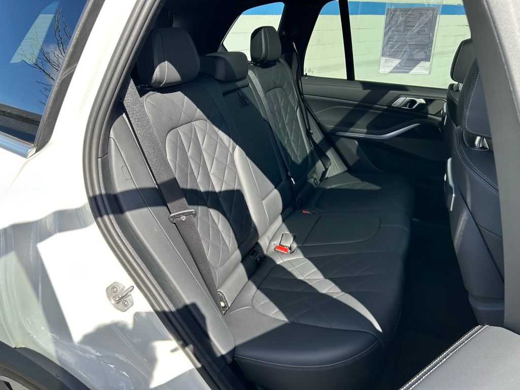2024 BMW X5 xDrive50e 23