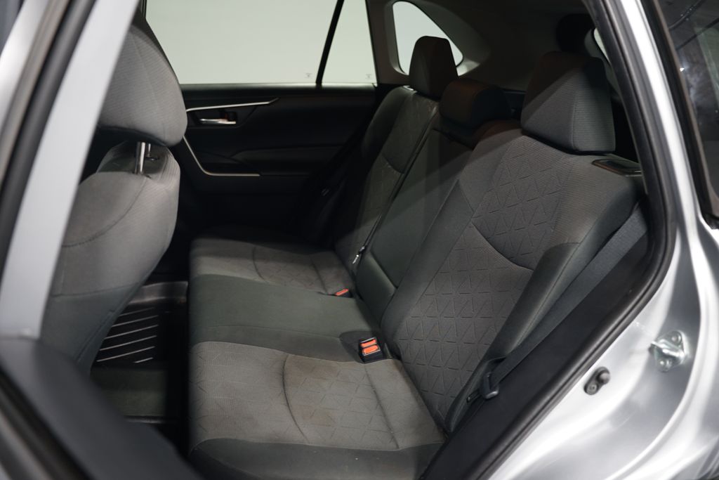 2019 Toyota RAV4 XLE 28
