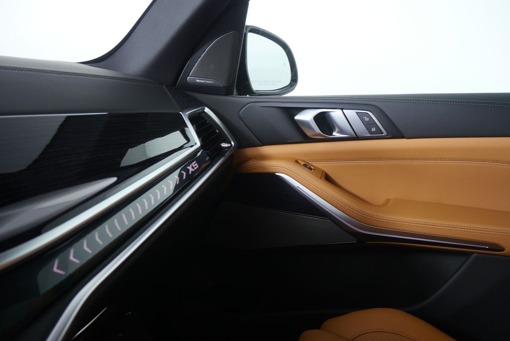 Thumbnail: 2026 BMW X5 - 22