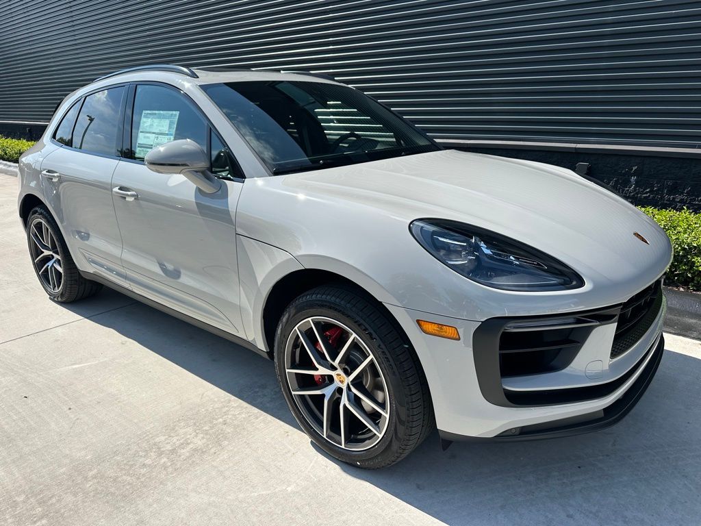 Thumbnail: 2026 Porsche Macan - 11