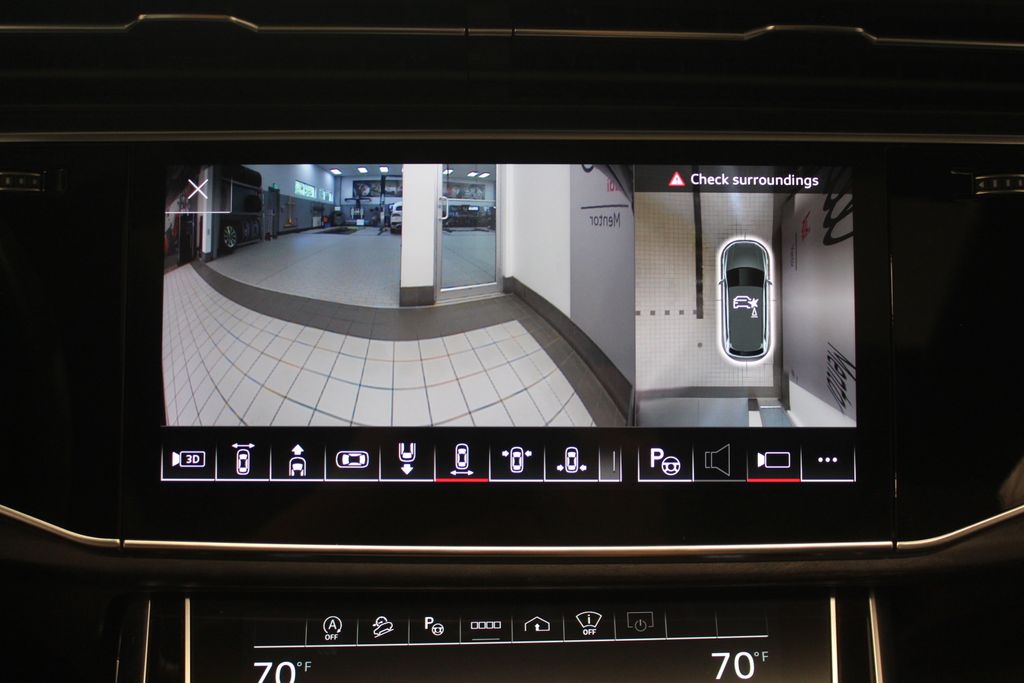 Thumbnail: 2023 Audi Q7 - 24