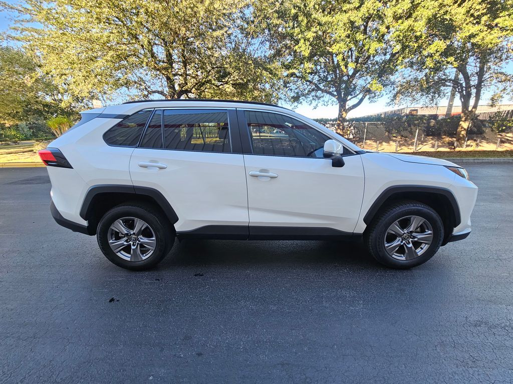 2023 Toyota RAV4 XLE 6