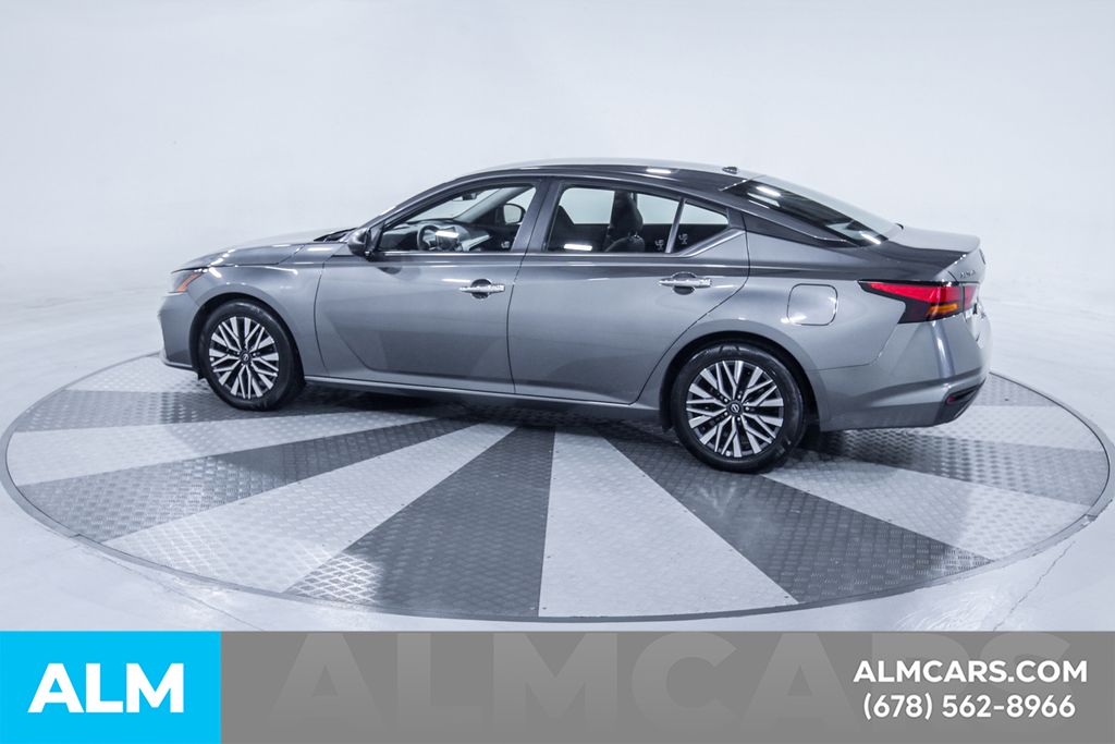 Used 2025 Gray Nissan 2.5 SV image 5